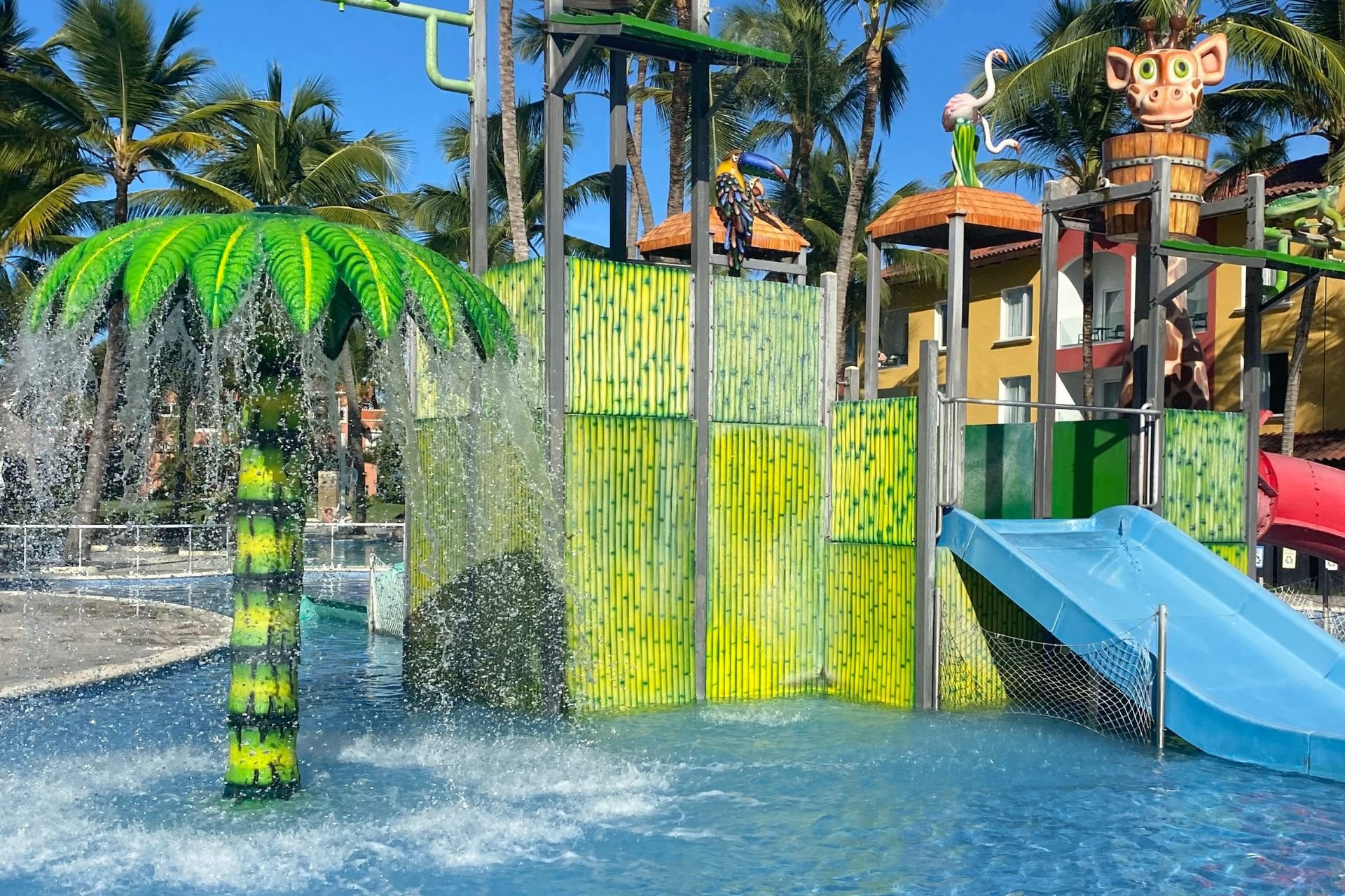 Tropical Deluxe Princess - Grandes Vacances 2026